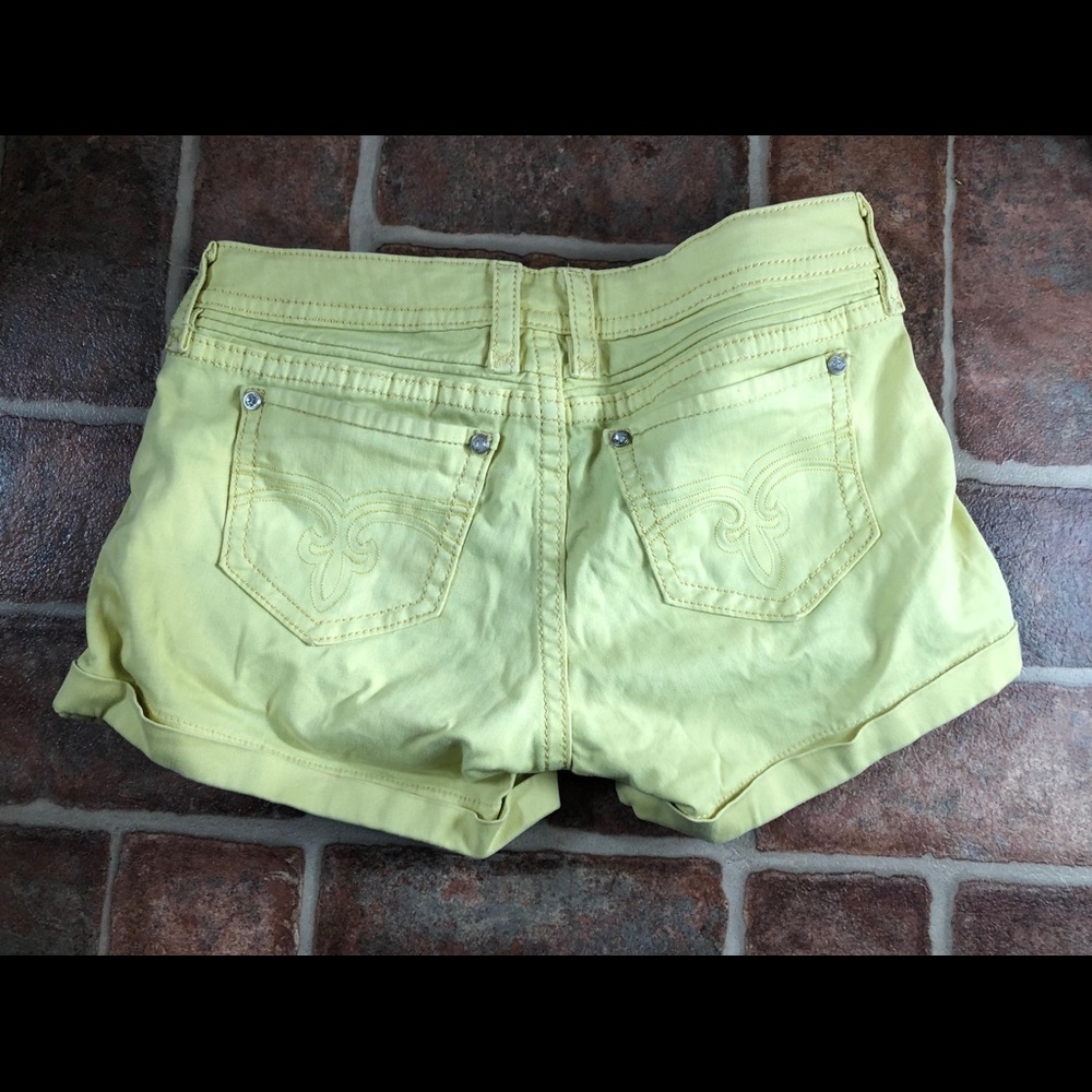 Rock revival yellow shorts